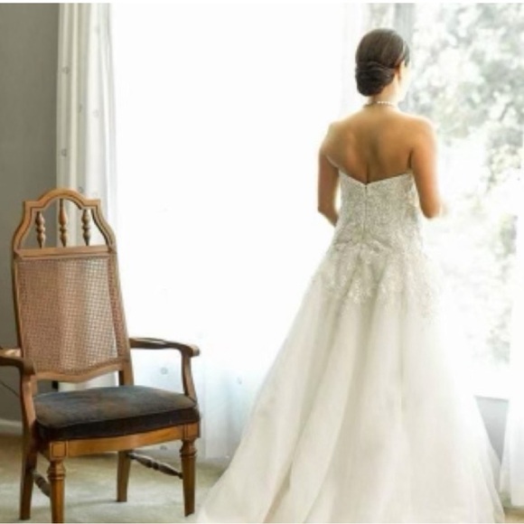 Wedding dress ft. bold beading w/Swarovski crystals on Lucia embroidered Motif - Picture 7 of 10